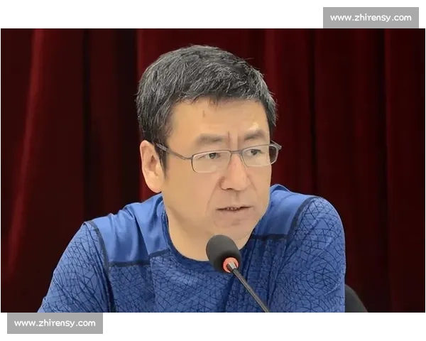 58 岁白岩松足球赛滑倒引担忧:健康亮红灯,运动安全需警惕 58 岁白岩松足球赛滑倒引担忧:健康亮红灯,运动安全需警惕