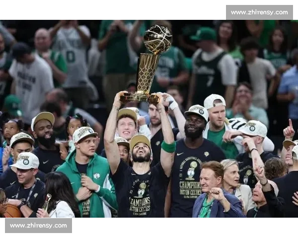 塔图姆 40+31 创总决赛纪录！力压哈利伯顿夺 FMVP，赛后炮轰裁判引发争议