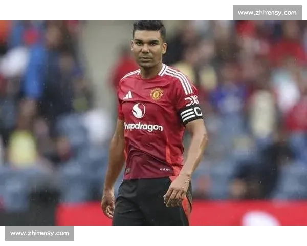 卡塞米罗铁心留曼联剑指 2026 世界杯:安帅力挺 + 英超淬炼铸就中场磐石 卡塞米罗铁心留曼联剑指 2026 世界杯:安帅力挺 + 英超淬炼铸就中场磐石